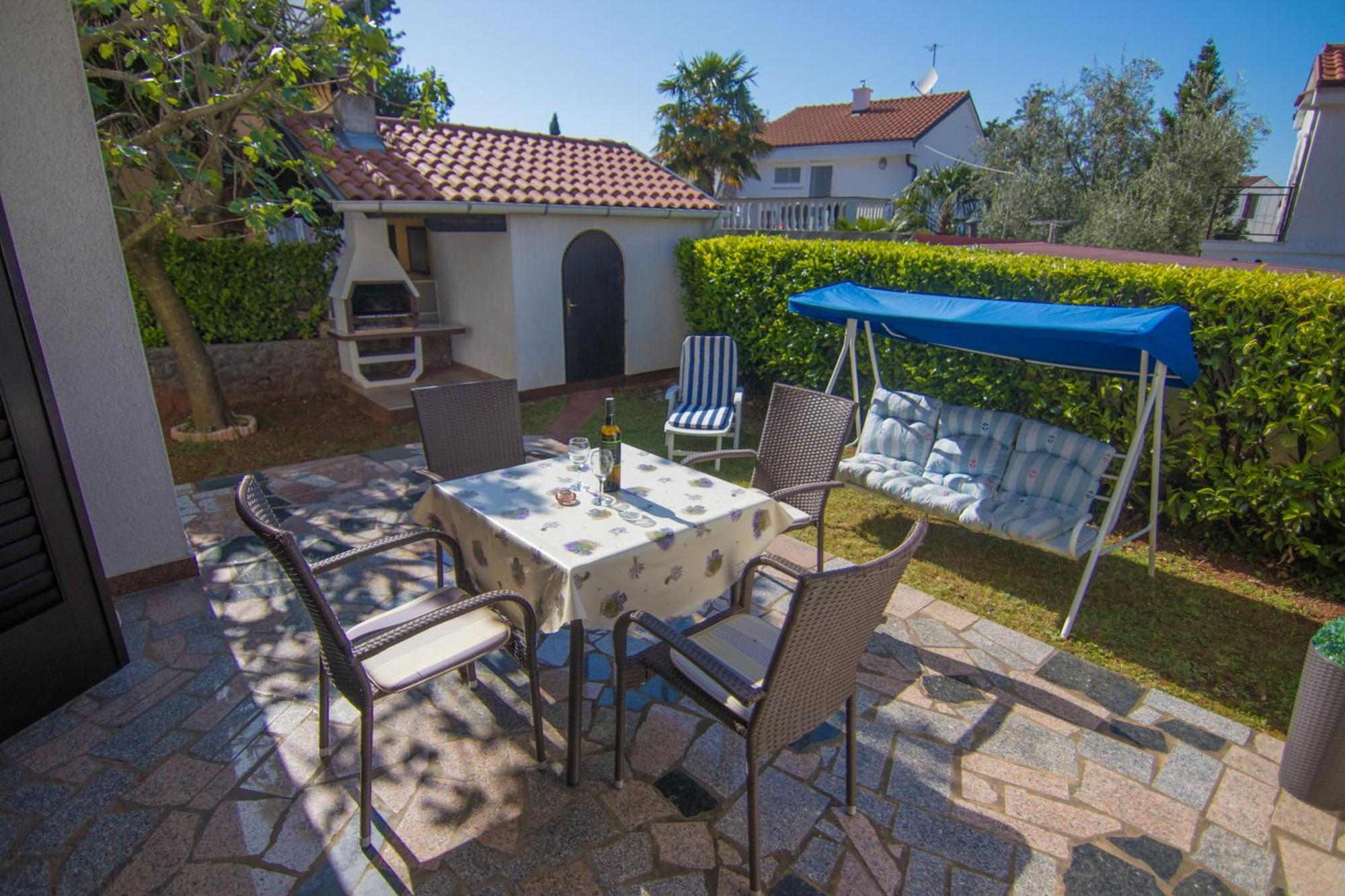Holiday House Ingrid Malinska Exterior photo